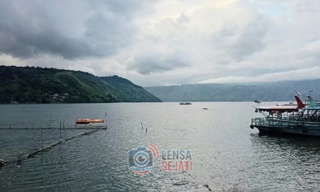 Misteri Dasar Danau Toba