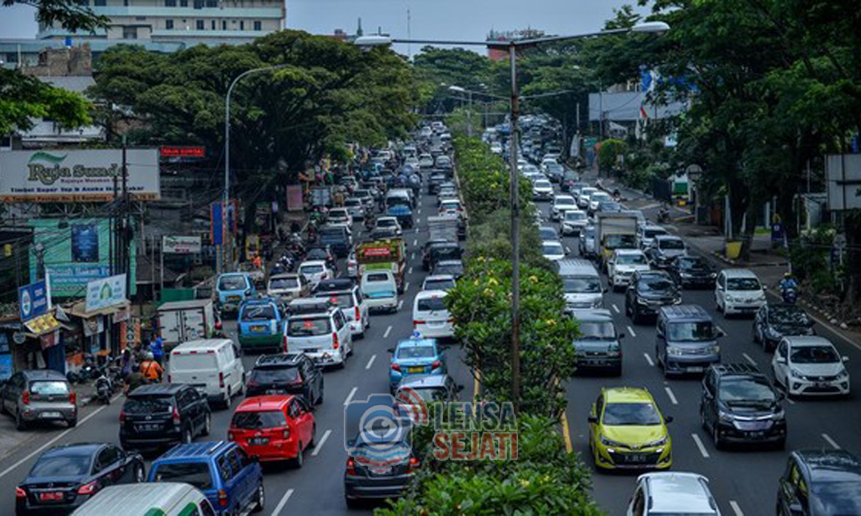 Kemacetan Lintas Kota Bandung Tuai Sorotan